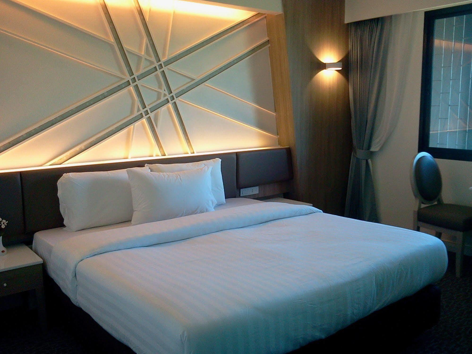 Hotel Papa Bangkok Siriraj Dış mekan fotoğraf